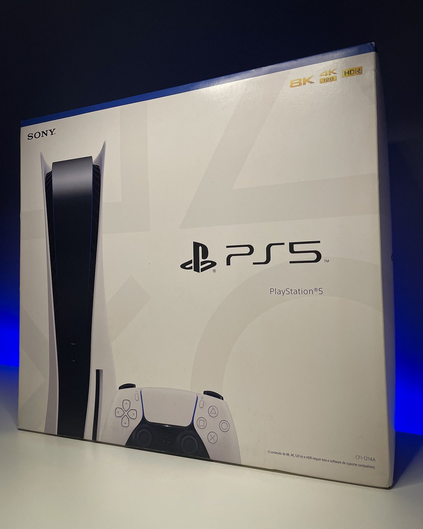 Caixa lacrada do PlayStation 5 vista de frente